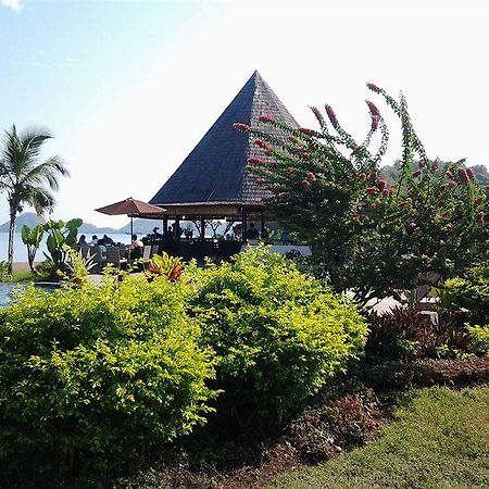 Luwansa Beach Resort Labuan Bajo Esterno foto