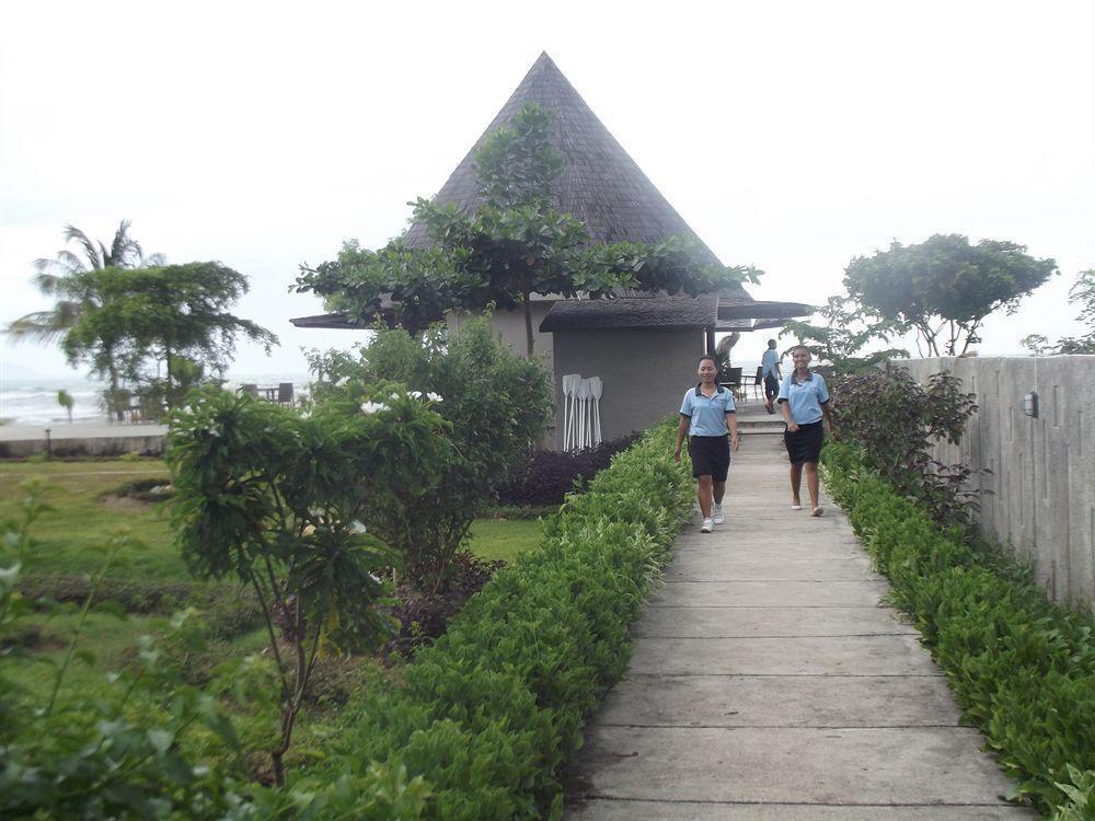 Luwansa Beach Resort Labuan Bajo Esterno foto